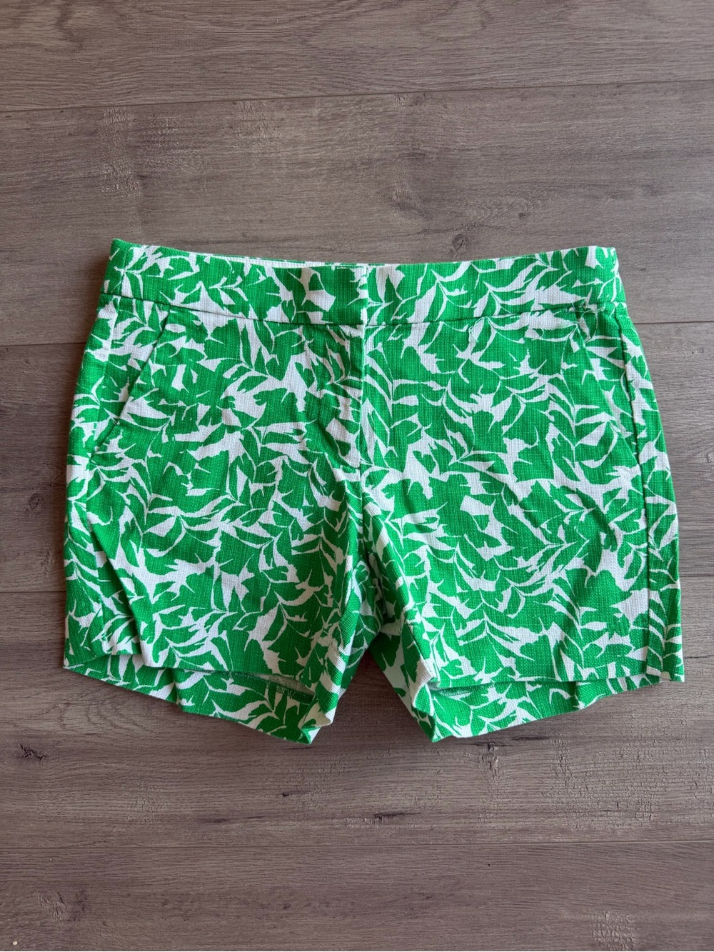 J.Crew Factory Printed 5" Basketweave Shorts - Green & White print - size 4